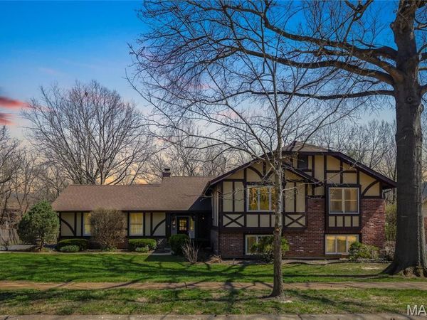 1948 Dovershire Court, Chesterfield, MO 63017