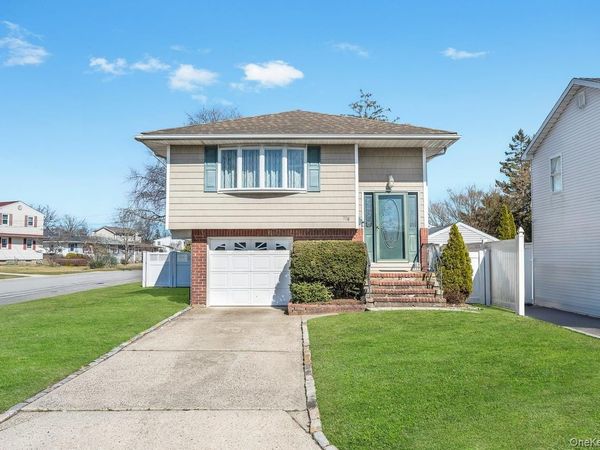 178 5th Avenue, West Babylon, NY 11704