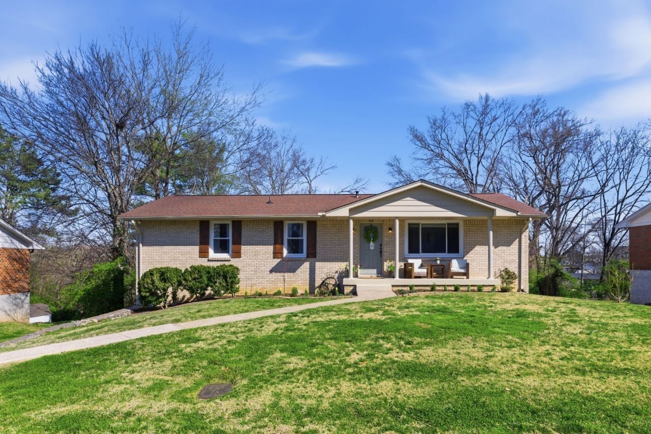 518 Adamwood Dr, Nashville, TN 37211 Main Photo