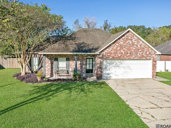 16369 W Great Oak Ct, Prairieville, LA 70769