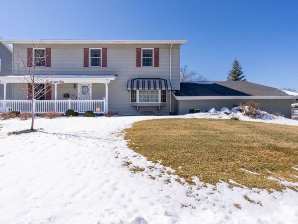 2850 Volquardsen Avenue , Davenport, IA 52804