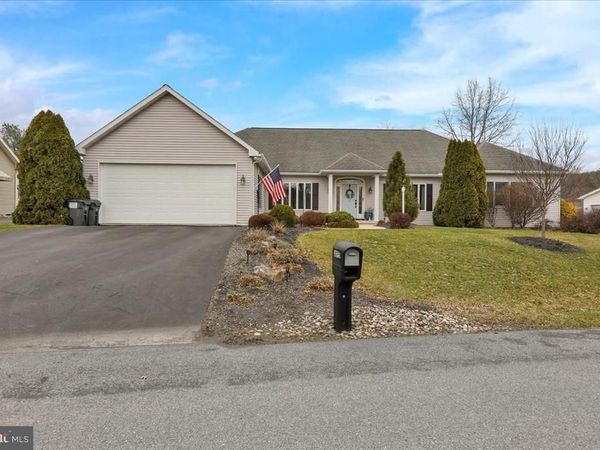 3075 VILLAGE ROAD, ORWIGSBURG, PA 17961