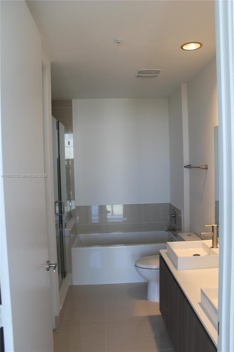 201 SW 17th Rd , Unit 802, Miami, FL 33129 Photo