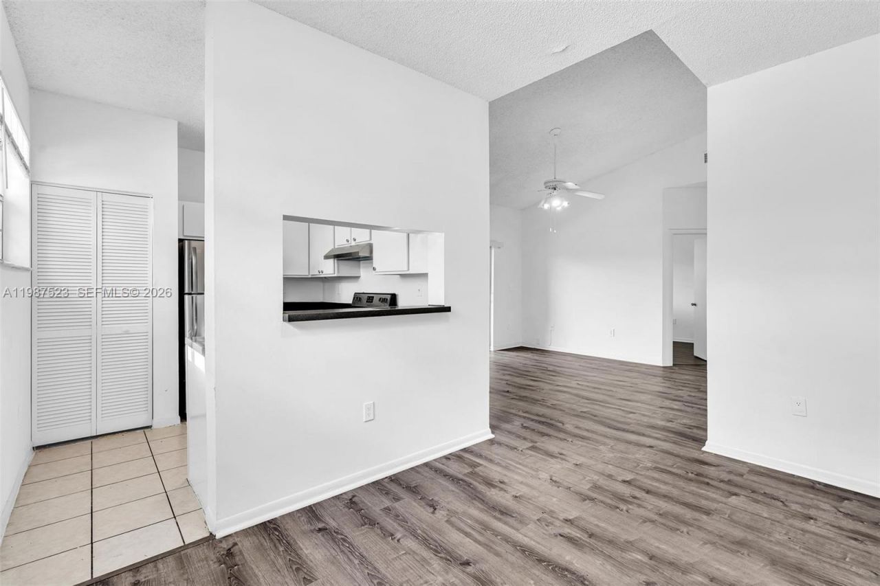 1701 NW 96th Ter , Unit 1C, Pembroke Pines, FL 33024 Photo