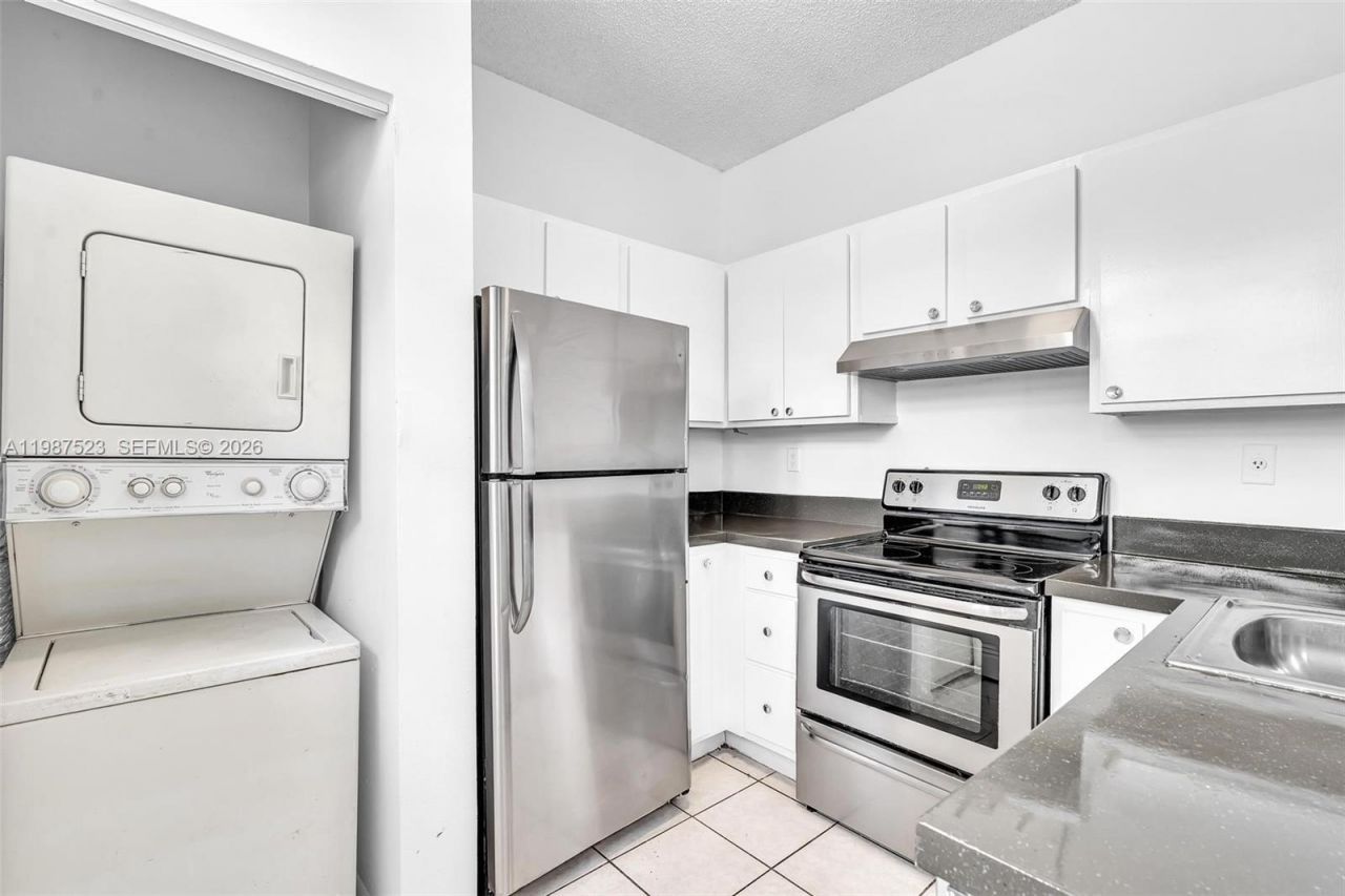 1701 NW 96th Ter , Unit 1C, Pembroke Pines, FL 33024 Photo