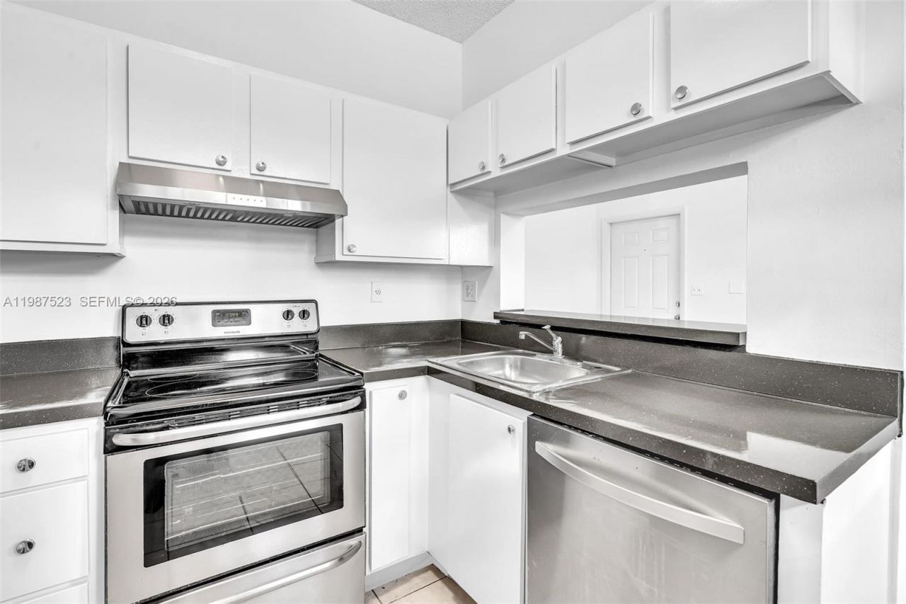 1701 NW 96th Ter , Unit 1C, Pembroke Pines, FL 33024 Photo