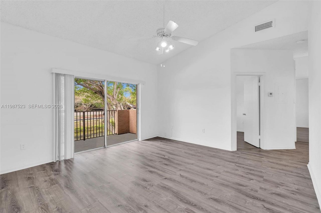 1701 NW 96th Ter , Unit 1C, Pembroke Pines, FL 33024 Photo