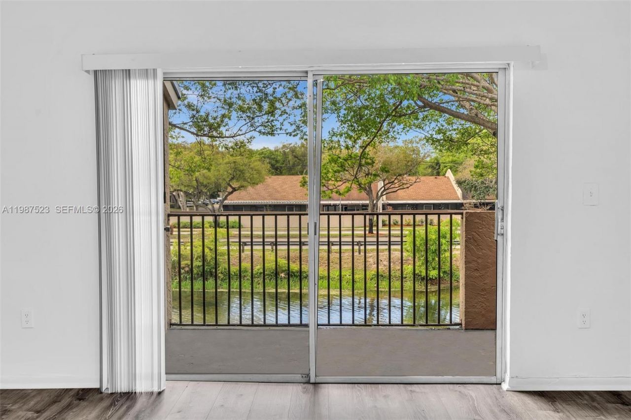 1701 NW 96th Ter , Unit 1C, Pembroke Pines, FL 33024 Photo