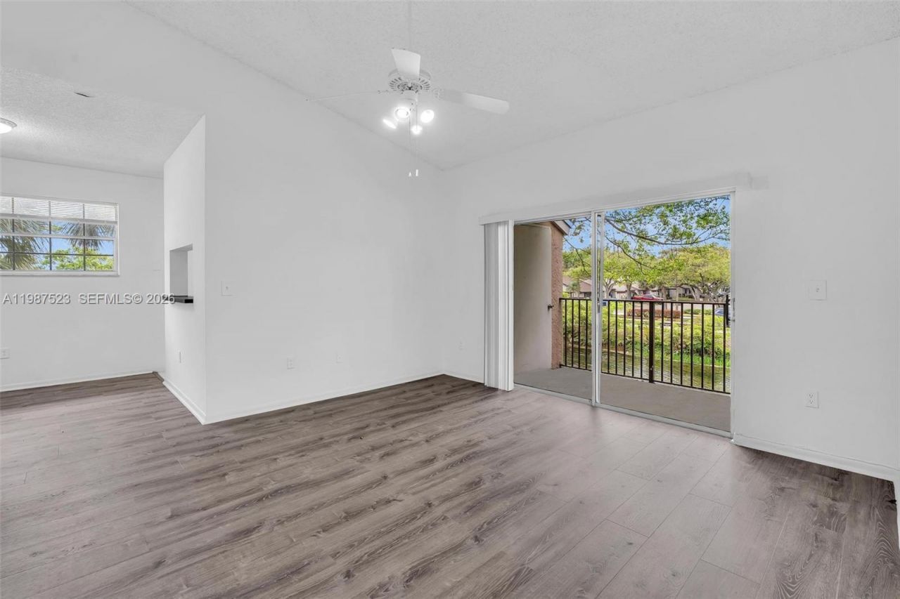 1701 NW 96th Ter , Unit 1C, Pembroke Pines, FL 33024 Photo
