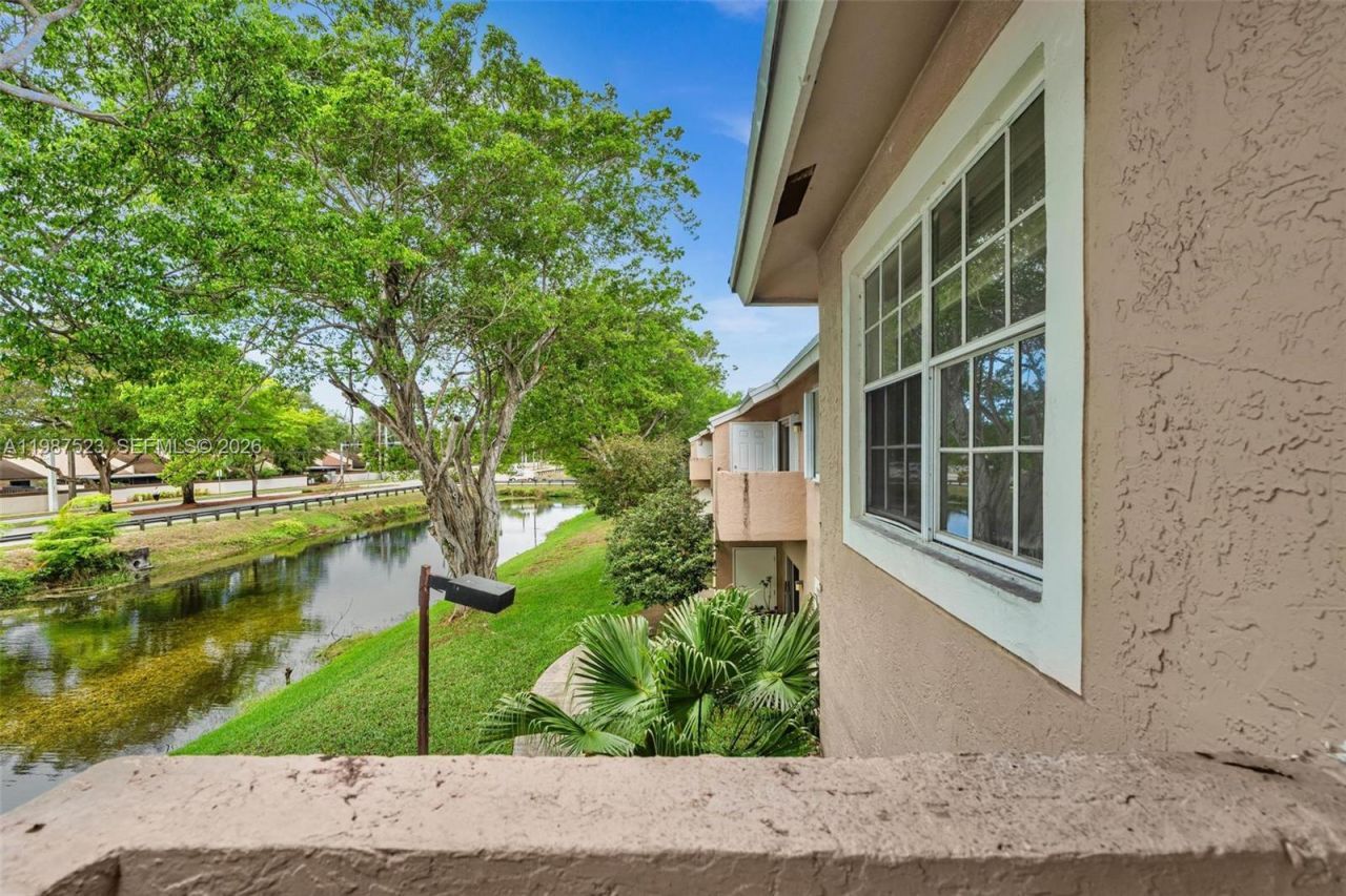 1701 NW 96th Ter , Unit 1C, Pembroke Pines, FL 33024 Photo