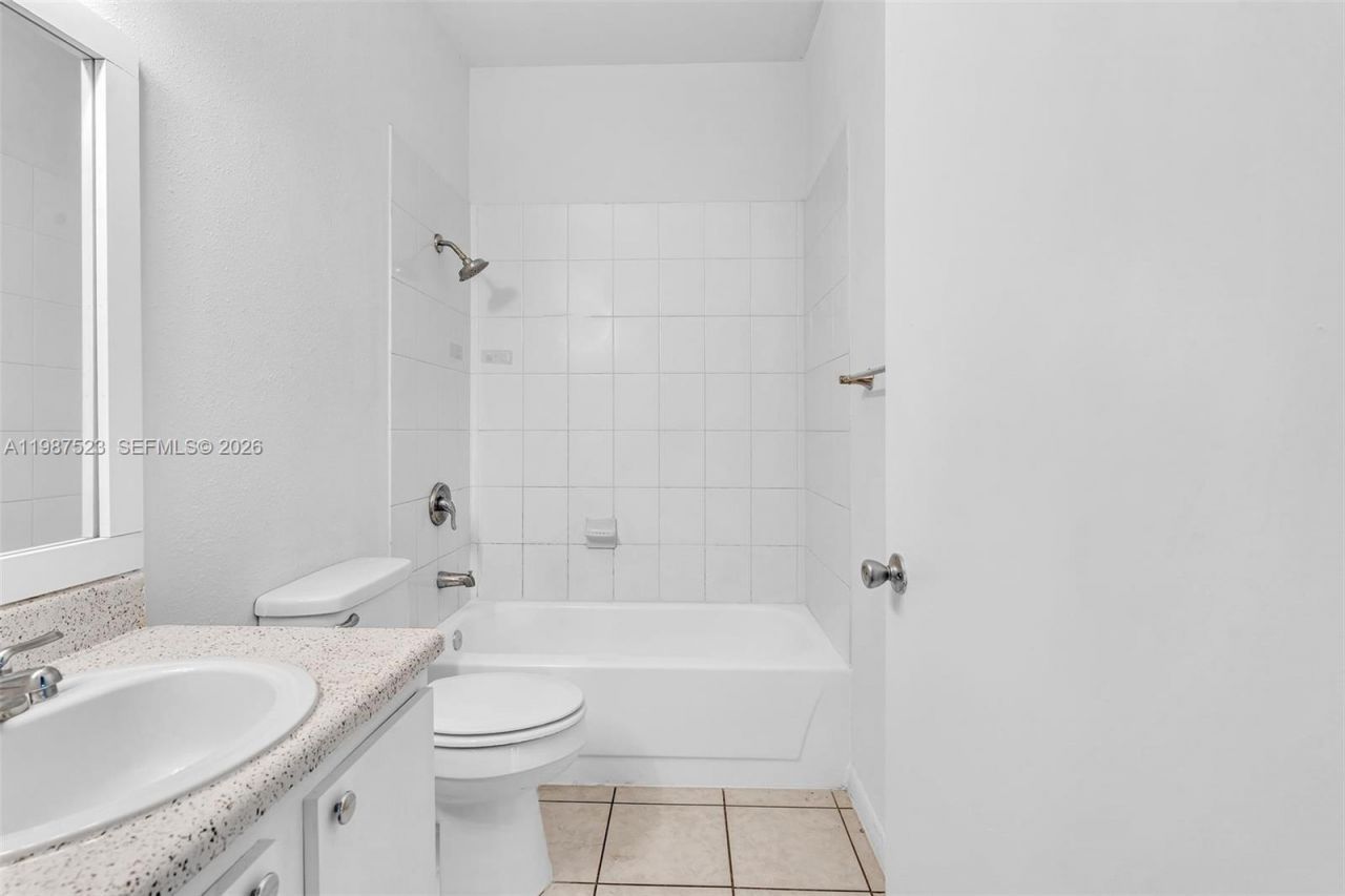 1701 NW 96th Ter , Unit 1C, Pembroke Pines, FL 33024 Photo