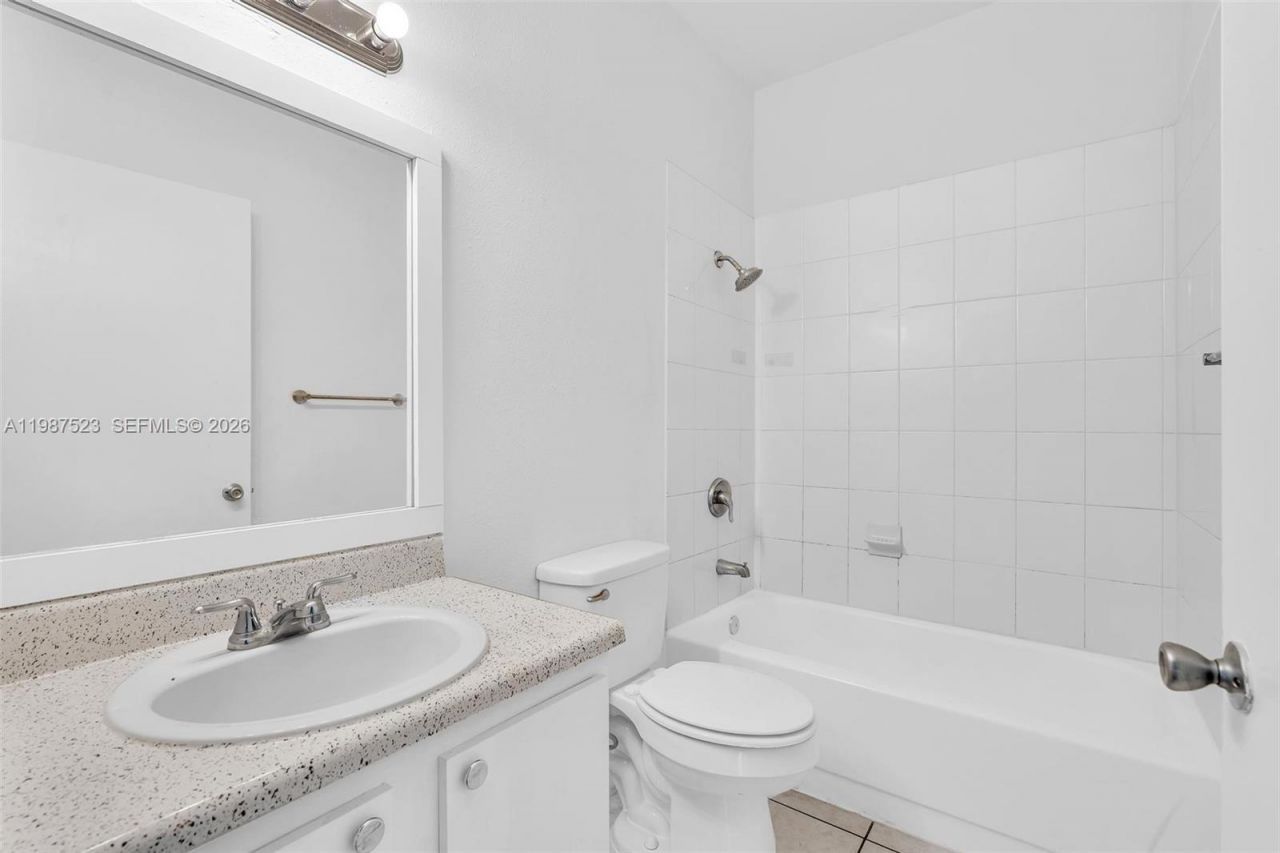 1701 NW 96th Ter , Unit 1C, Pembroke Pines, FL 33024 Photo