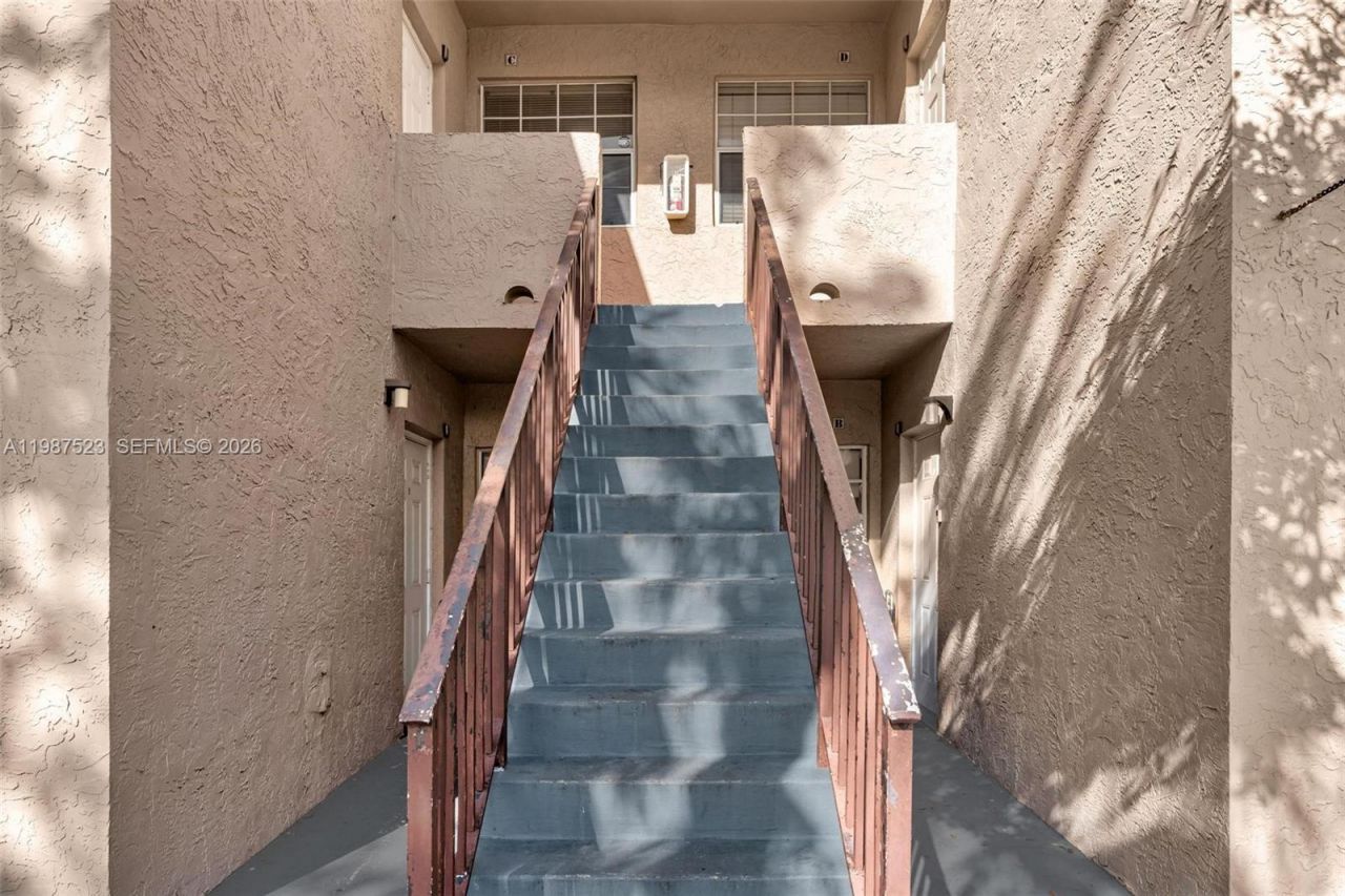 1701 NW 96th Ter , Unit 1C, Pembroke Pines, FL 33024 Photo