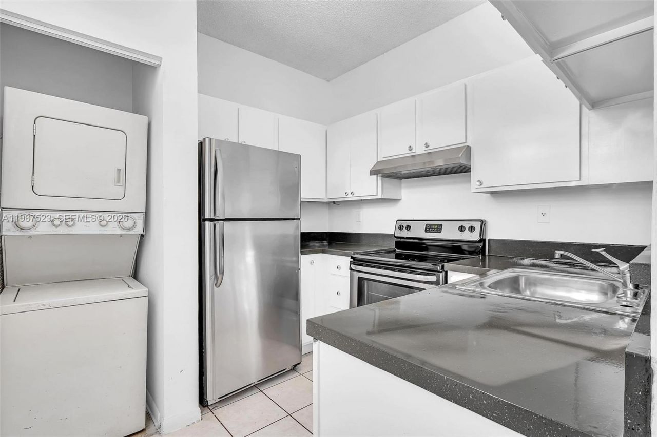 1701 NW 96th Ter , Unit 1C, Pembroke Pines, FL 33024 Photo