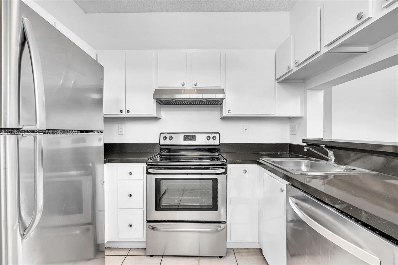 1701 NW 96th Ter , Unit 1C, Pembroke Pines, FL 33024 Photo