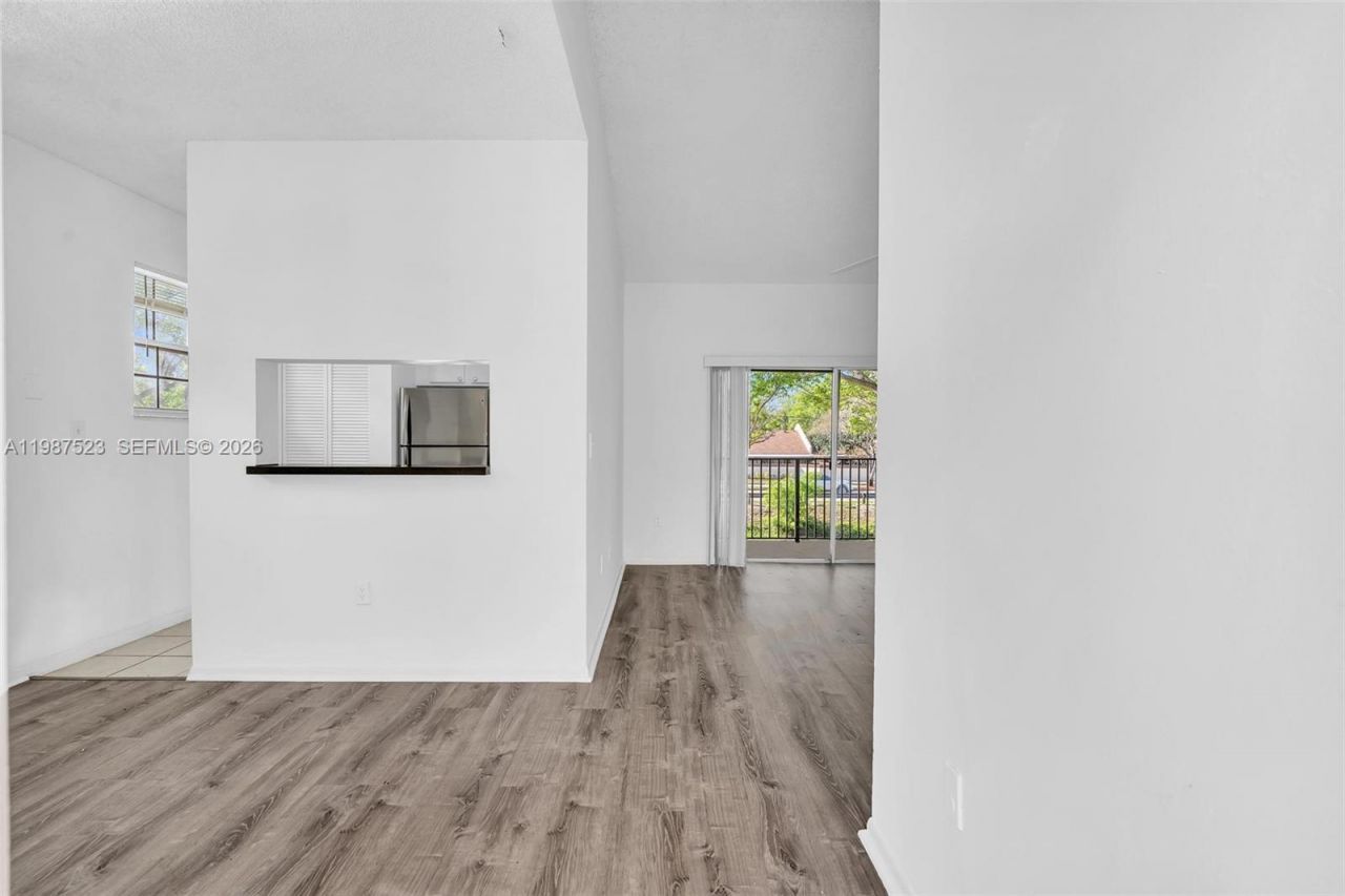 1701 NW 96th Ter , Unit 1C, Pembroke Pines, FL 33024 Photo
