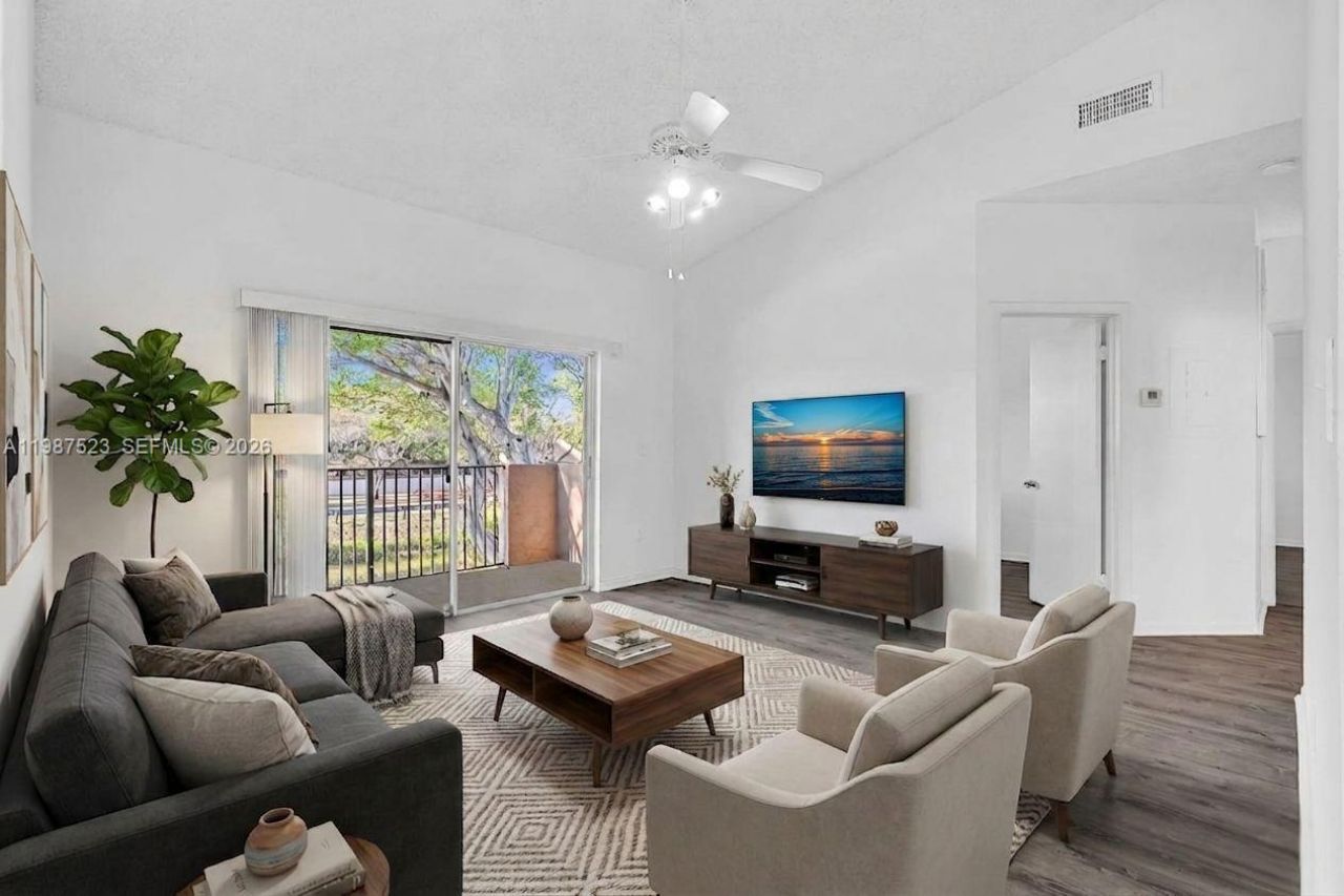 1701 NW 96th Ter , Unit 1C, Pembroke Pines, FL 33024 Photo