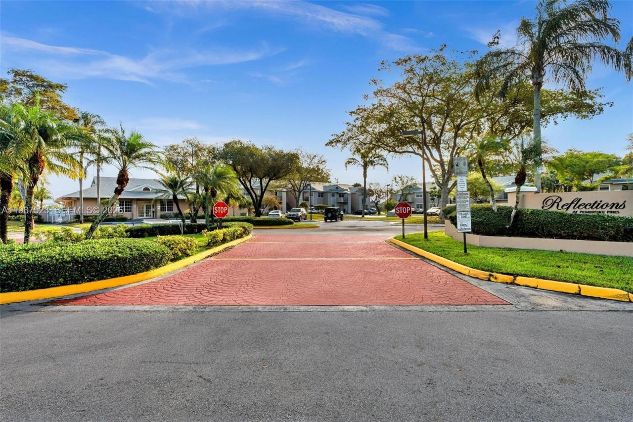 1701 NW 96th Ter , Unit 1C, Pembroke Pines, FL 33024 Photo
