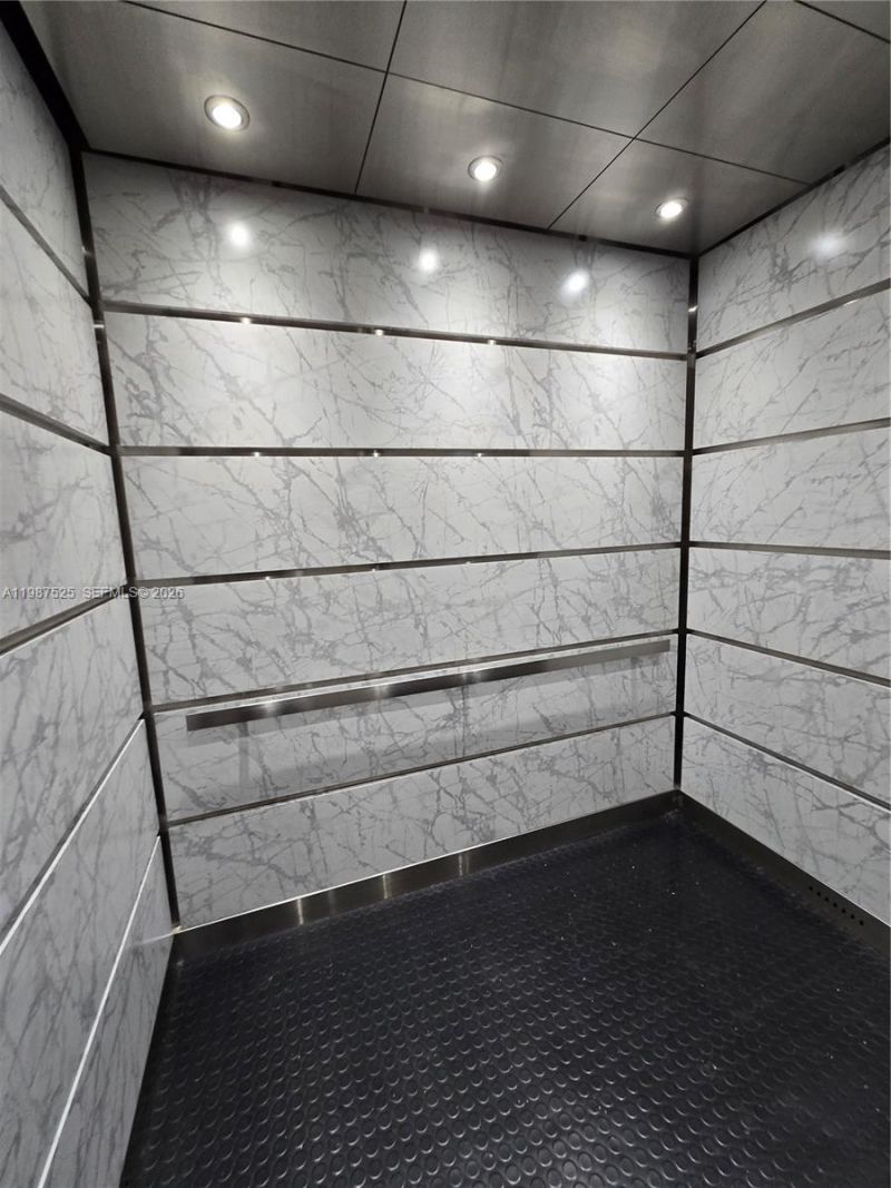 900 NE 195th St , Unit 709, Miami, FL 33179 Photo