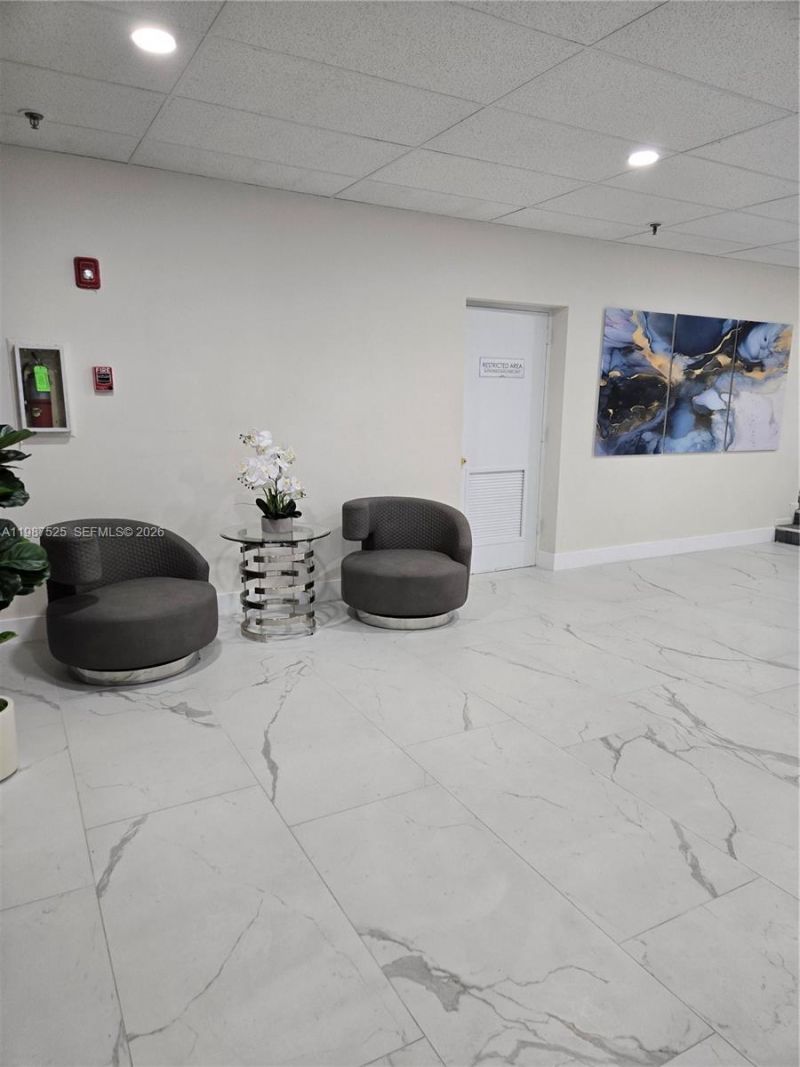 900 NE 195th St, Unit 709, Miami, FL 33179 Photo