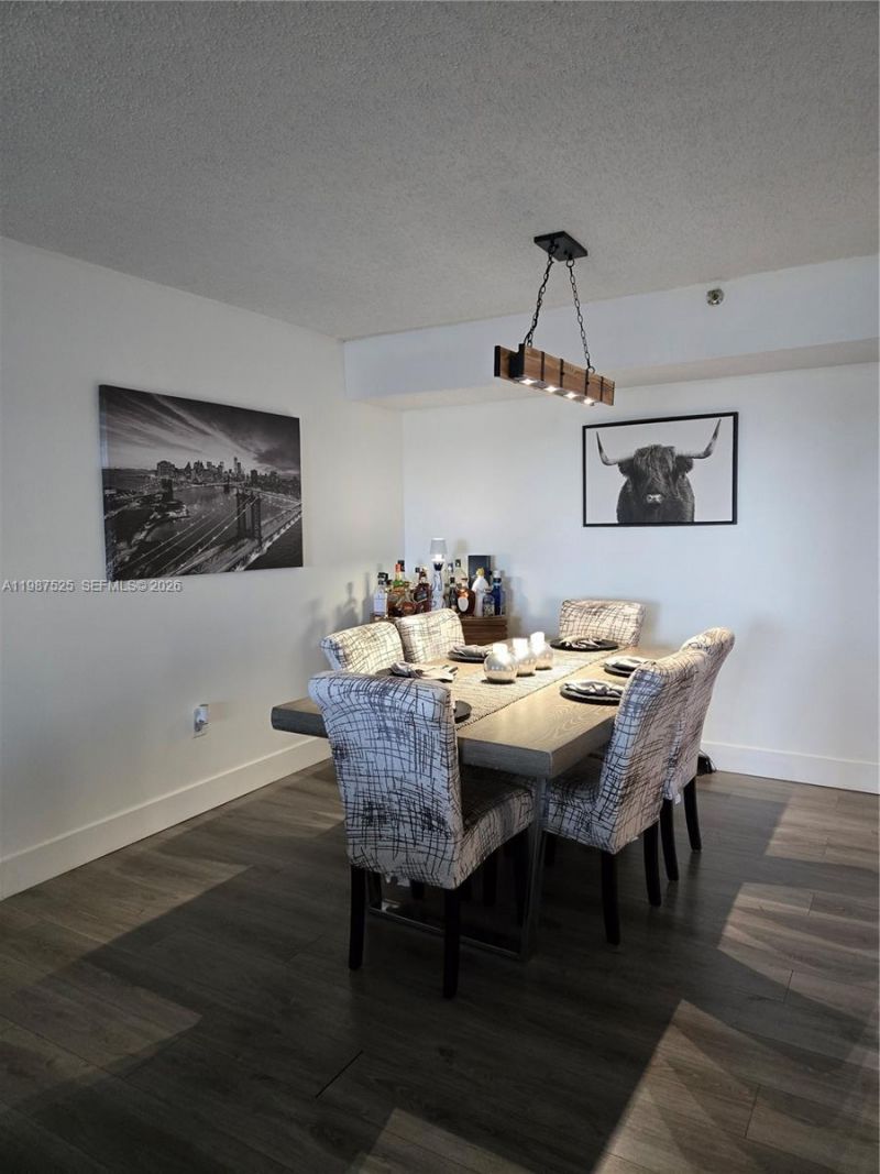 900 NE 195th St, Unit 709, Miami, FL 33179 Photo