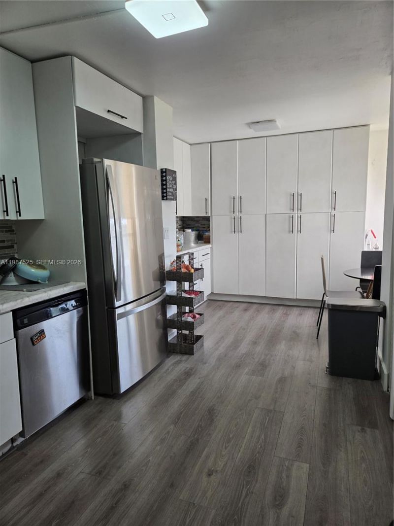 900 NE 195th St, Unit 709, Miami, FL 33179 Photo