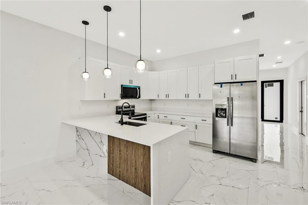 521 Lillon Ave S, Lehigh Acres, FL 33974 Photo