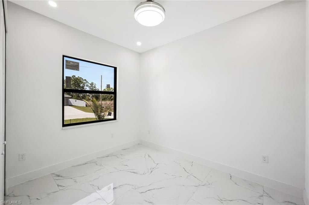 521 Lillon Ave S, Lehigh Acres, FL 33974 Photo