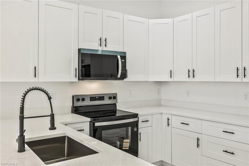 521 Lillon Ave S, Lehigh Acres, FL 33974 Photo