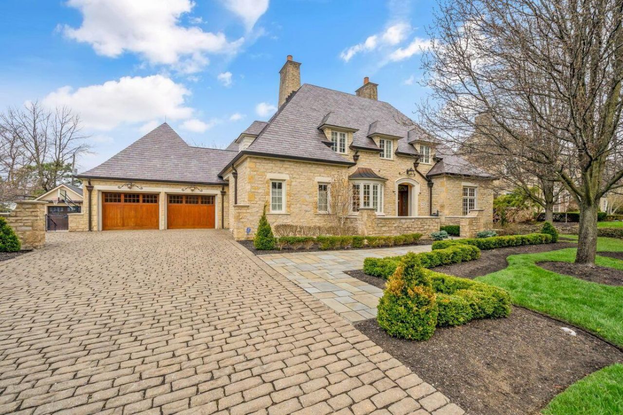 2528 Onandaga Drive, Columbus, OH 43221 Main Photo