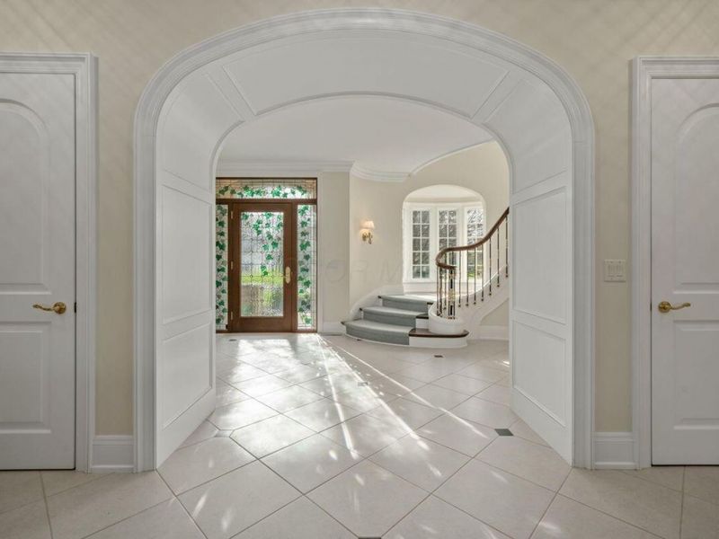 2528 Onandaga Drive, Columbus, OH 43221 Photo 10