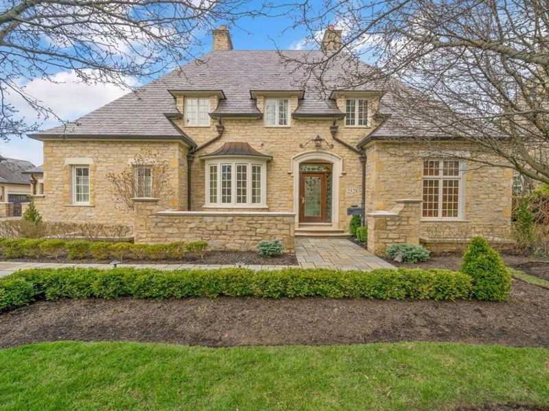 2528 Onandaga Drive, Columbus, OH 43221 Photo 2