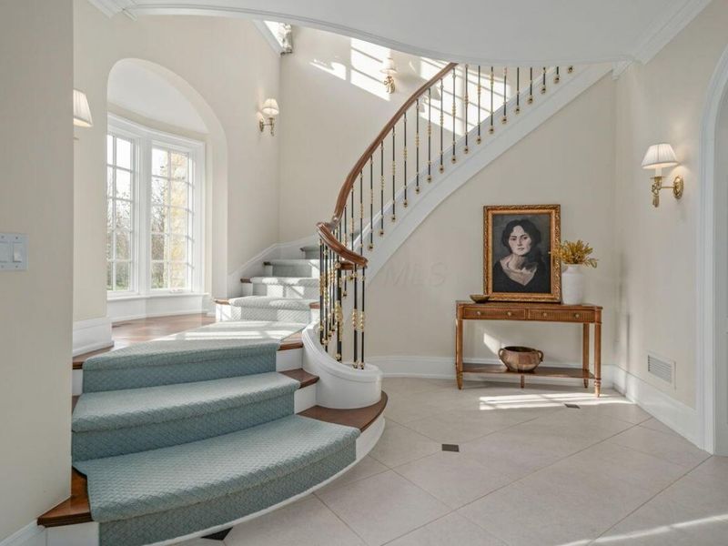 2528 Onandaga Drive, Columbus, OH 43221 Photo 5