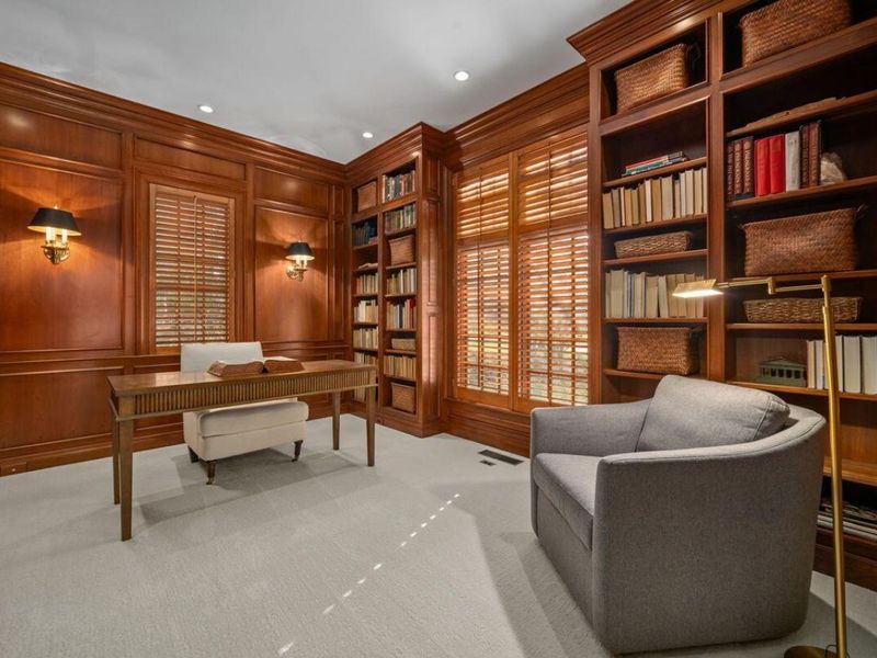 2528 Onandaga Drive, Columbus, OH 43221 Photo 6