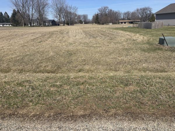 932 Willow Wood Drive, Varna, IL 61375