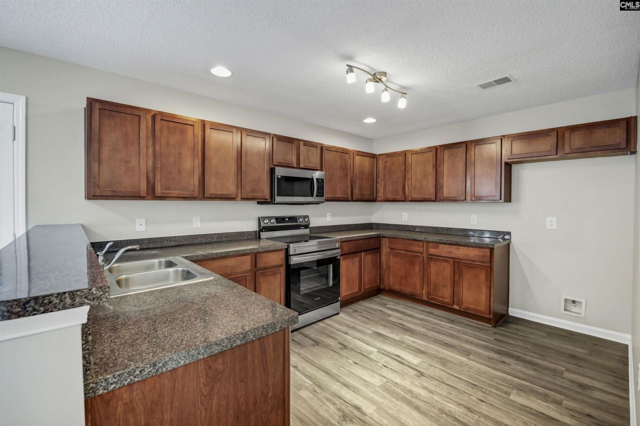 112 Wesley Court Photo 12