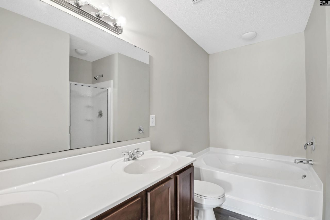 112 Wesley Court Photo 35