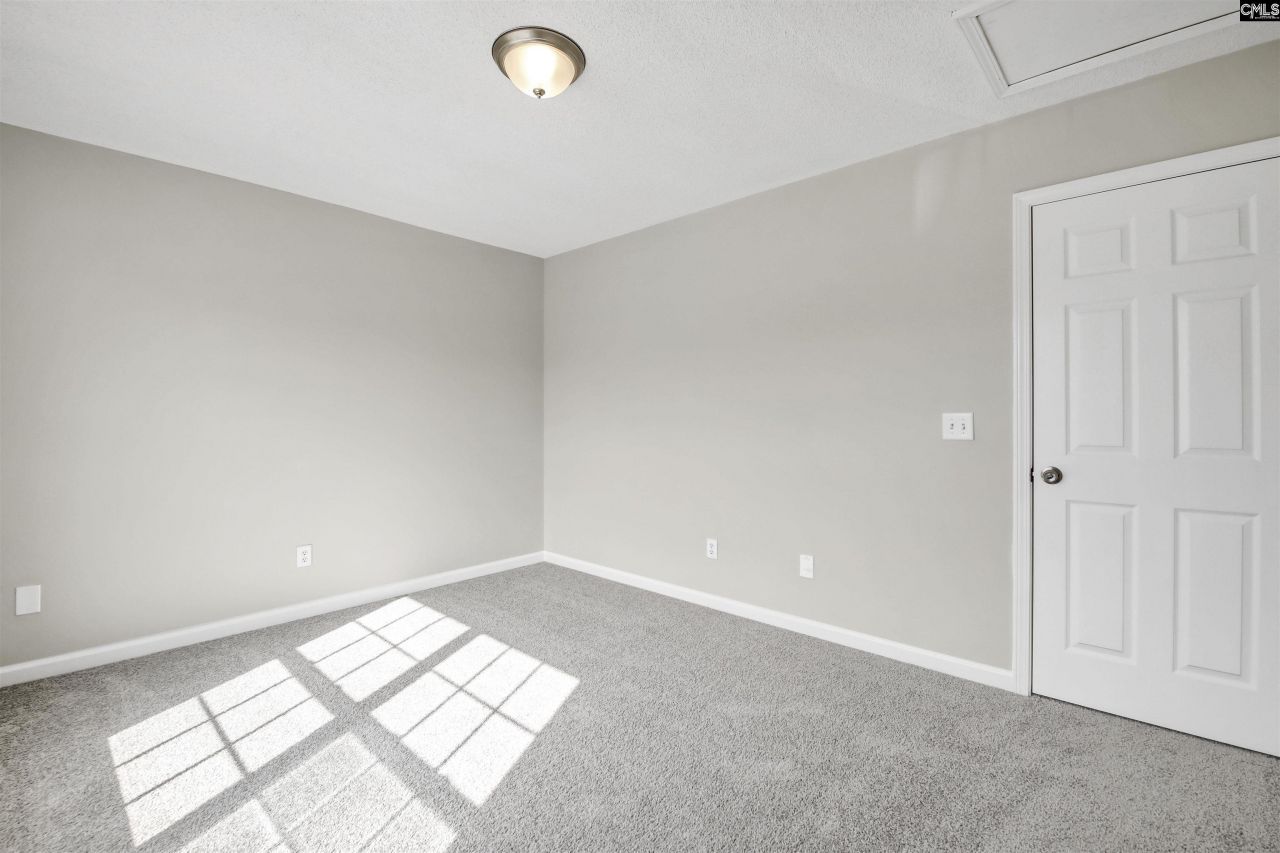 112 Wesley Court Photo 37