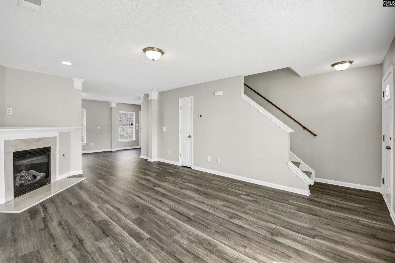 112 Wesley Court Photo 4