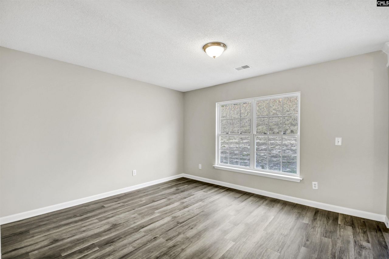 112 Wesley Court Photo 7