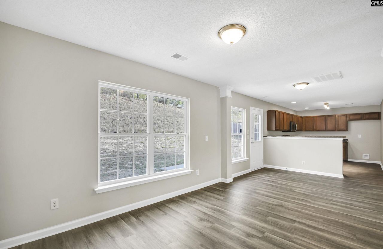 112 Wesley Court Photo 8