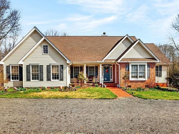 241 TRUSLOWS LN, NELLYSFORD, VA 22958