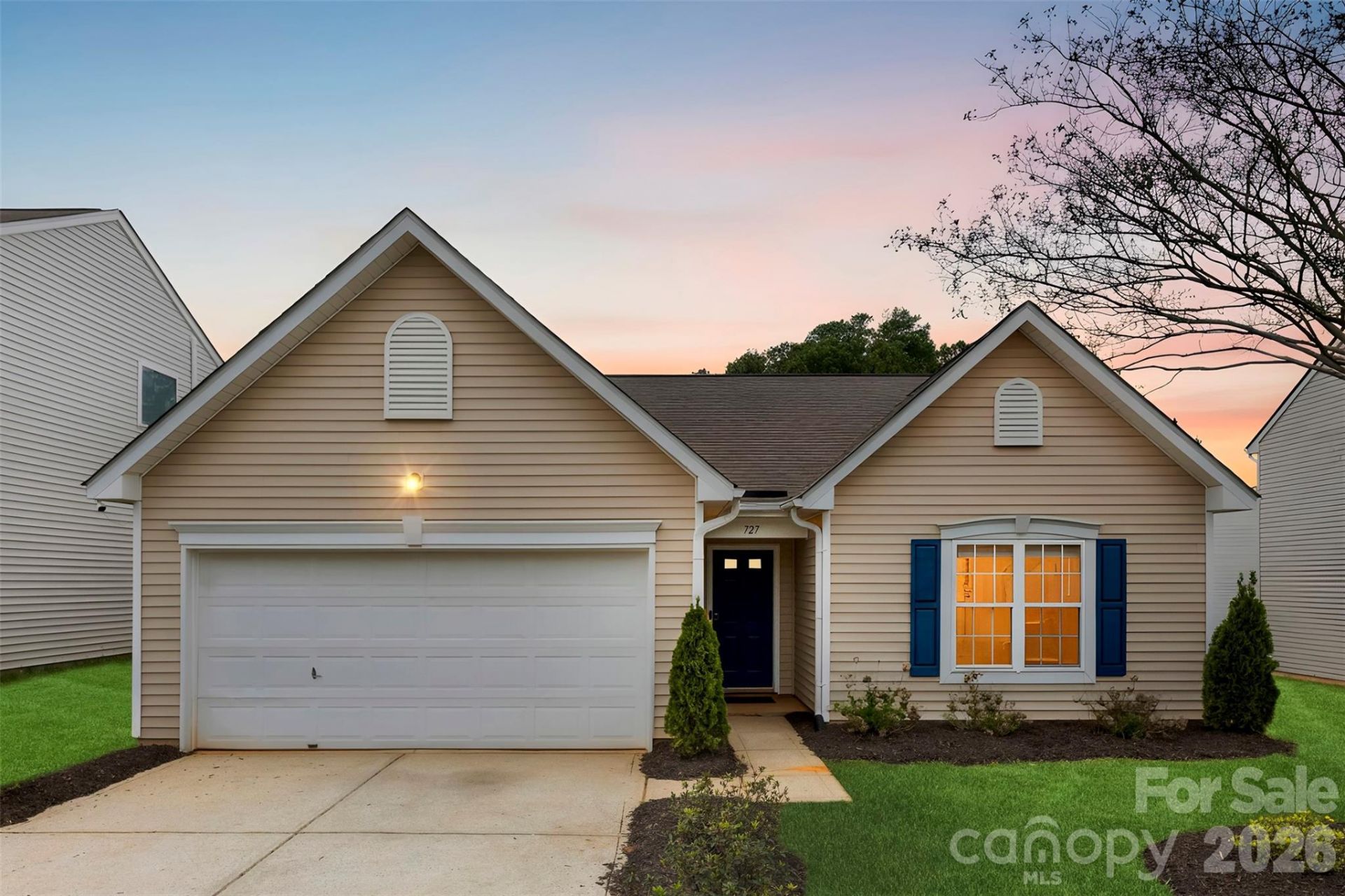 727 Almora Drive, Charlotte, NC 28216 Main Photo