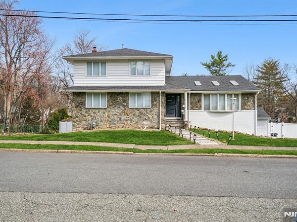 13 Munsey Road, EMERSON, NJ 07630