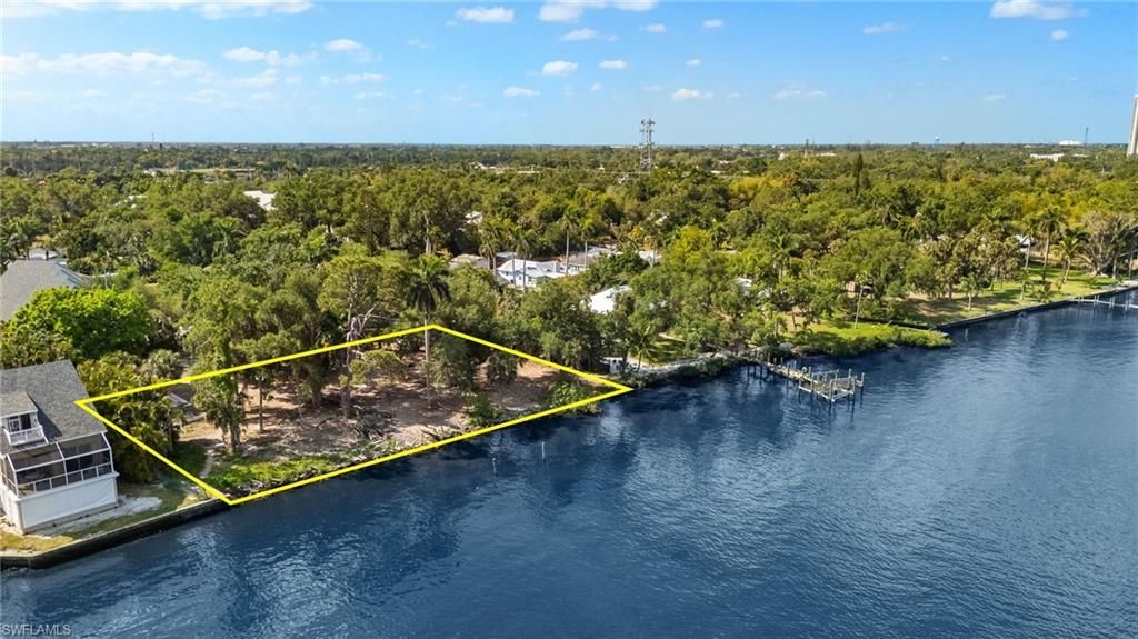 3541-3543 E Riverside Dr , Fort Myers, FL 33916 Photo