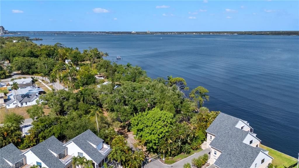 3541-3543 E Riverside Dr , Fort Myers, FL 33916 Photo