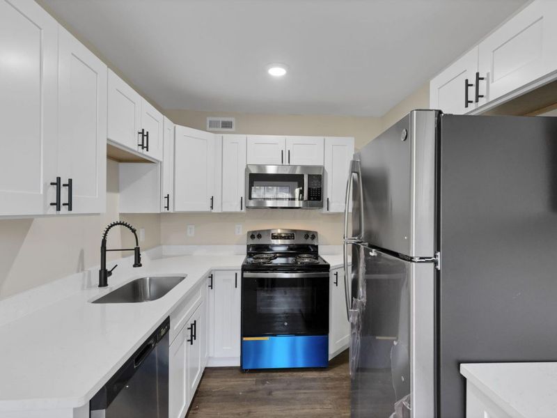 2080-2090 E 5th Avenue, Columbus, OH 43219 Photo 25