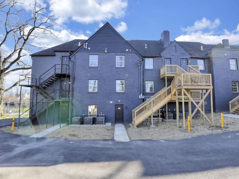 2080-2090 E 5th Avenue, Columbus, OH 43219 Photo 9