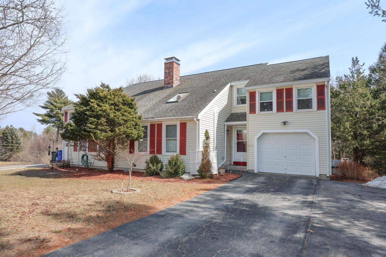 6 Karen Lane, Unit B, Londonderry, NH 03053 Main Photo