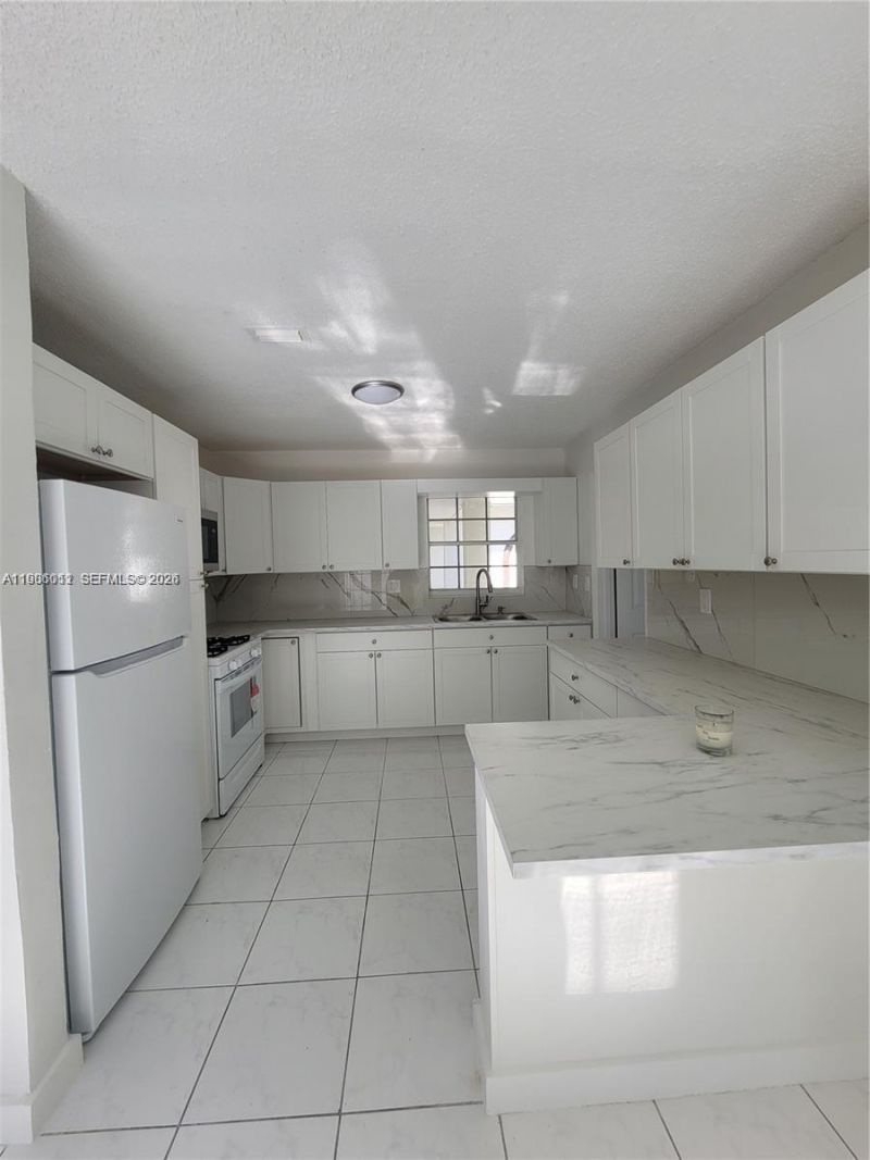 12305 SW 42nd St , Miami, FL 33175 Photo